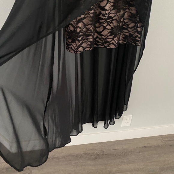 Dress - Picture 4 of 7